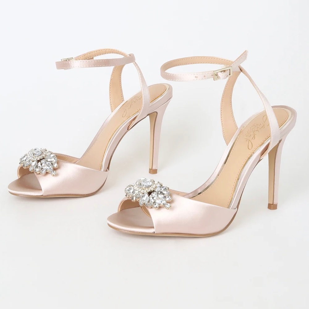 NIB!! Badgley Mischka Hayden Satin Heels